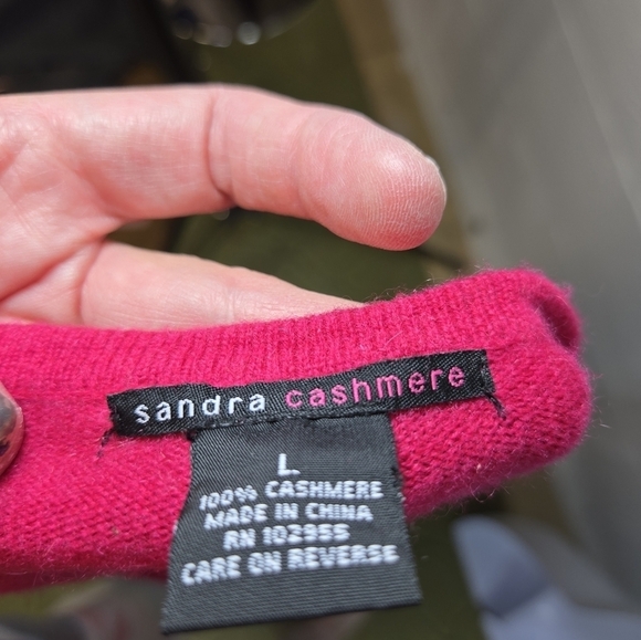 Sandra Cashmere dark hot pink cashmere scoop long sleeve sweater - Picture 4 of 7